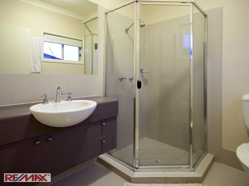 8 Brussels Avenue, Morningside QLD 4170