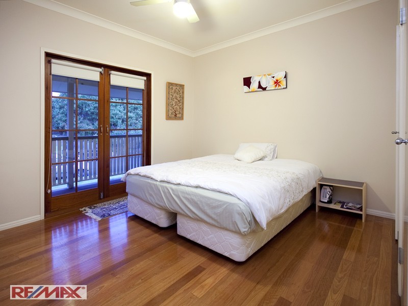 8 Brussels Avenue, Morningside QLD 4170