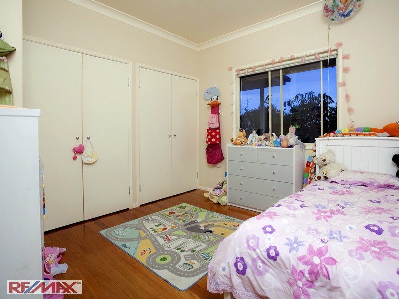 8 Brussels Avenue, Morningside QLD 4170
