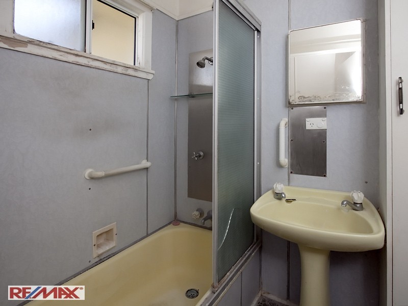 2 Watson Street, Clontarf QLD 4019