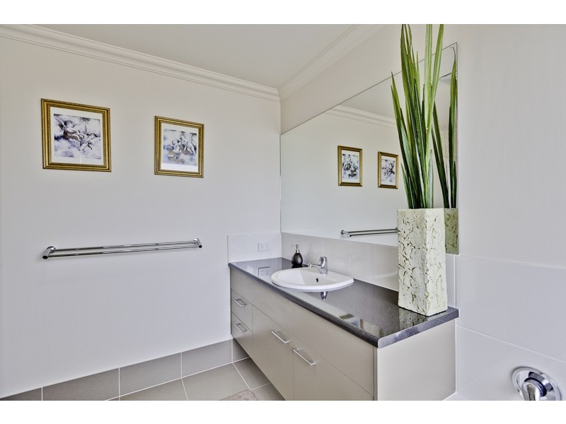 41 MICHAEL DAVID DR, Warner QLD 4500