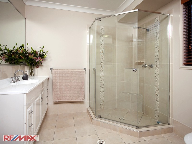 4 Bramwell Court, Cashmere QLD 4500