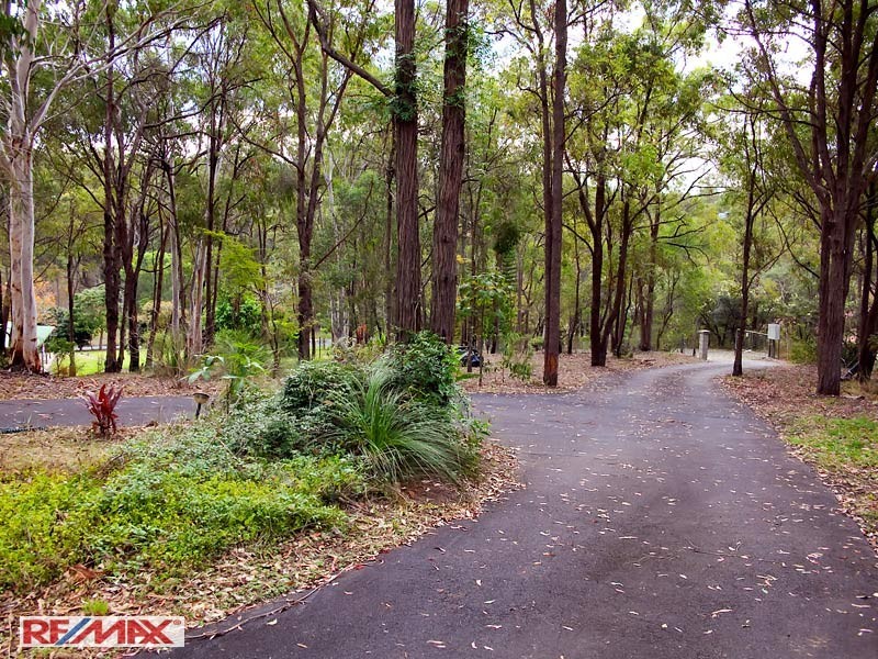 33 Raven Ct, Warner QLD 4500