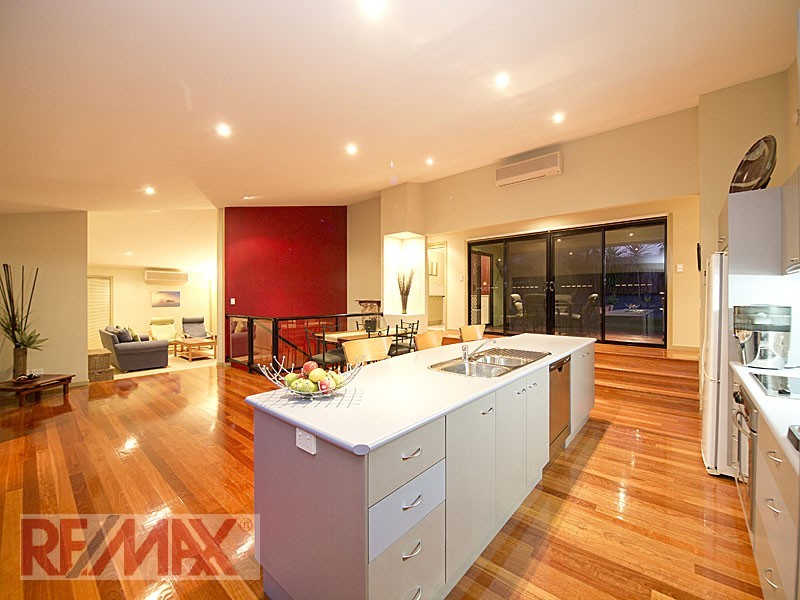 24 Talisman Court, Eatons Hill QLD 4037