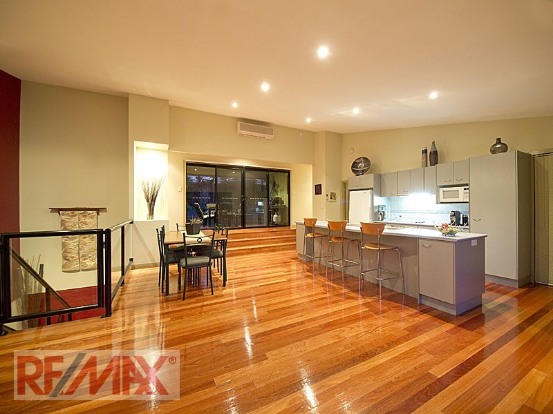 24 Talisman Court, Eatons Hill QLD 4037