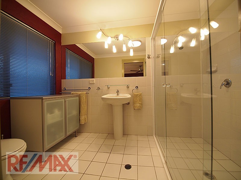 24 Talisman Court, Eatons Hill QLD 4037