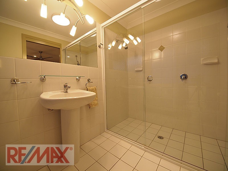 24 Talisman Court, Eatons Hill QLD 4037