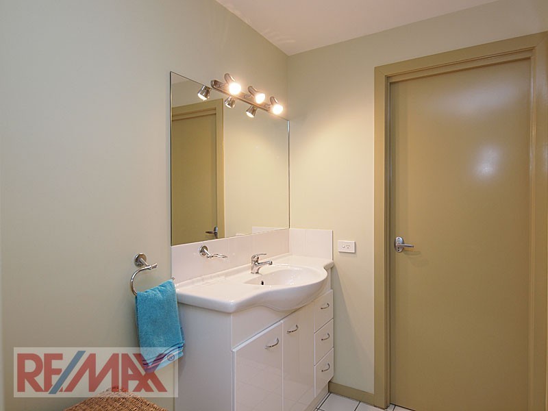 24 Talisman Court, Eatons Hill QLD 4037