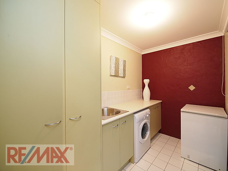 24 Talisman Court, Eatons Hill QLD 4037