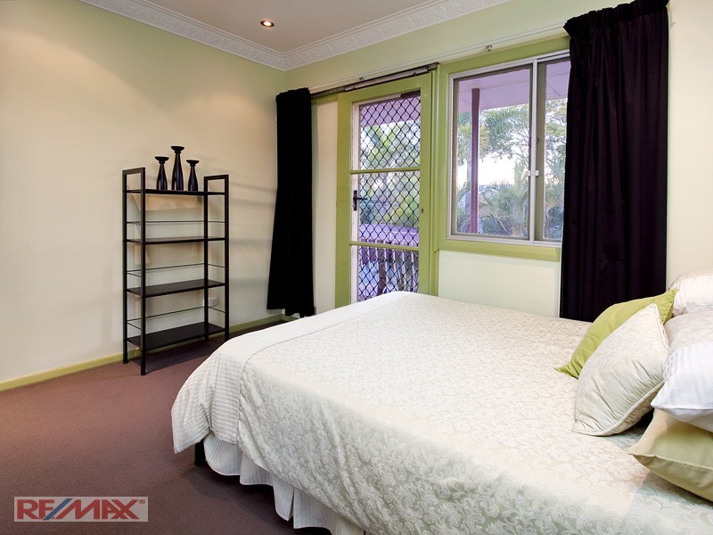 287 Brighton Road, Sandgate QLD 4017