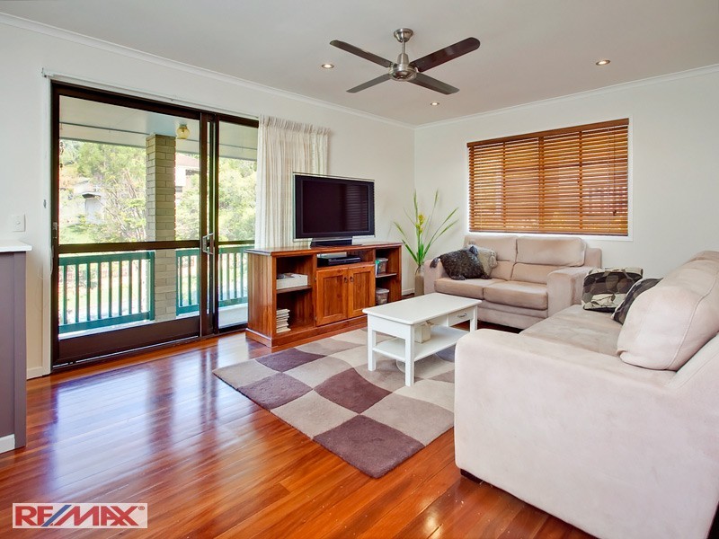 17 Yathong Court, Arana Hills QLD 4054