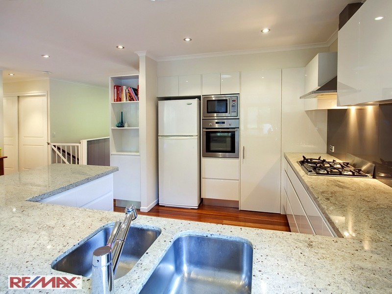 17 Yathong Court, Arana Hills QLD 4054