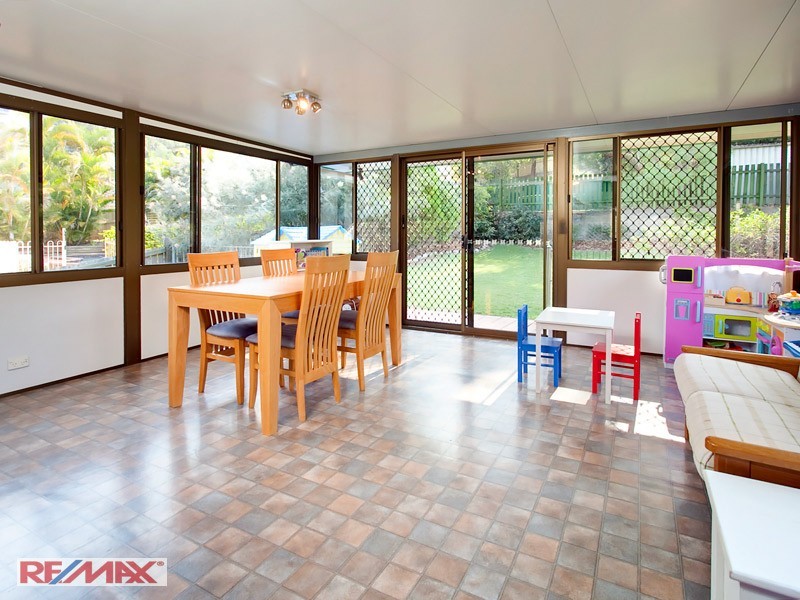 17 Yathong Court, Arana Hills QLD 4054