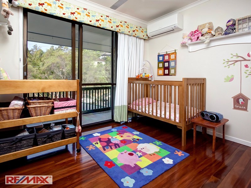 17 Yathong Court, Arana Hills QLD 4054