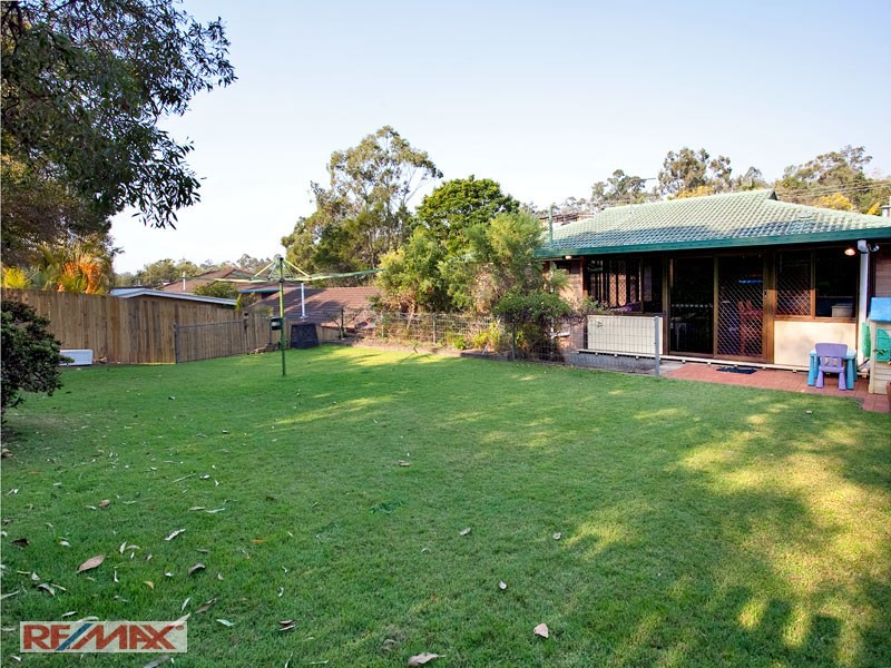 17 Yathong Court, Arana Hills QLD 4054