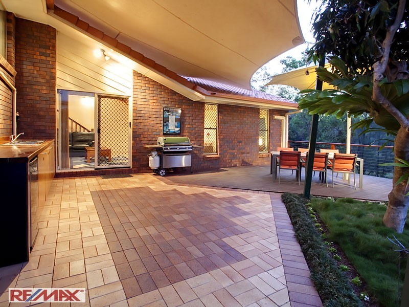 52  Kingfisher Street, Albany Creek QLD 4035