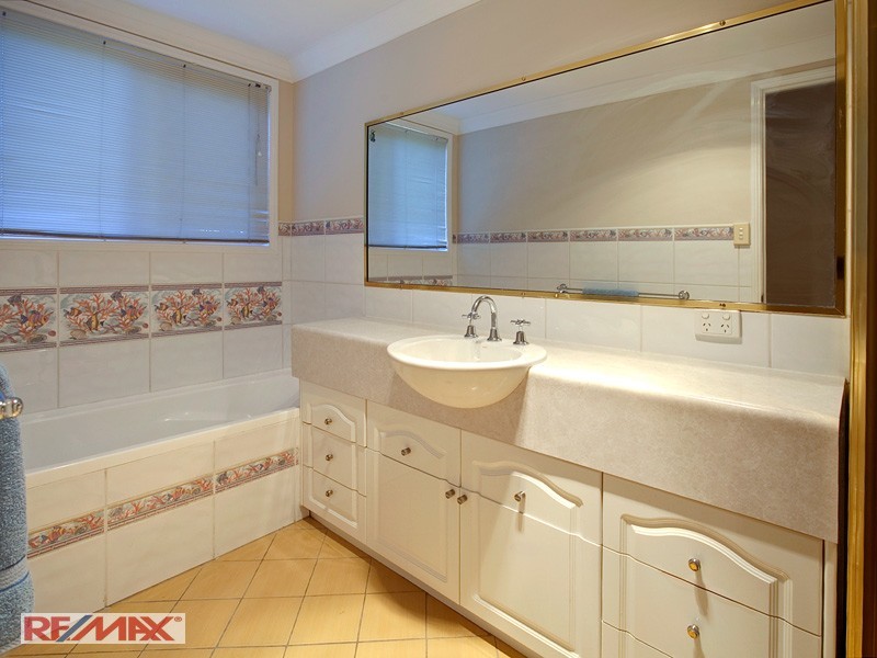 7 Manly Close, Albany Creek QLD 4035