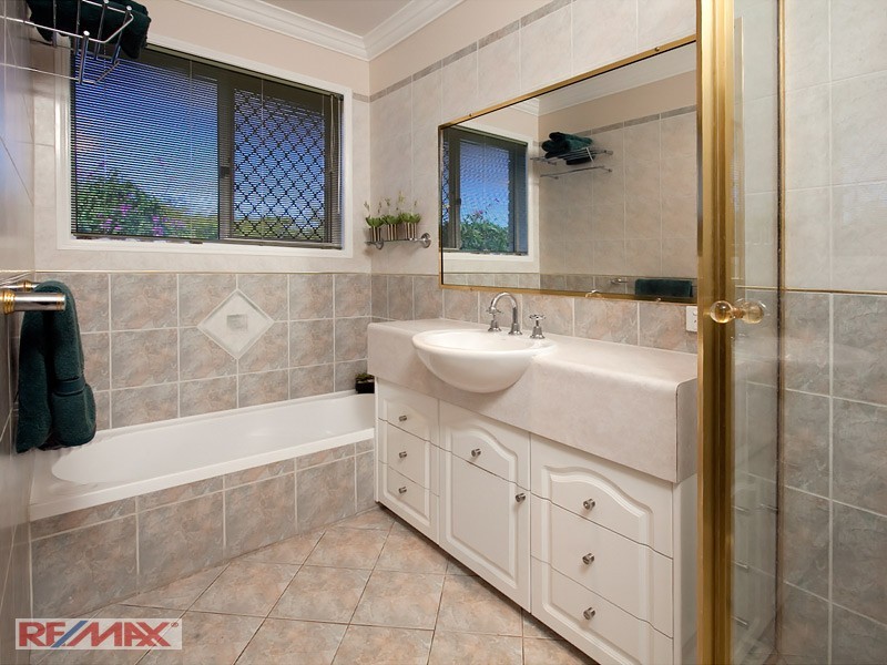 7 Manly Close, Albany Creek QLD 4035