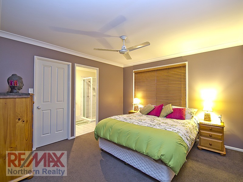 8 Brighton Court, Albany Creek QLD 4035