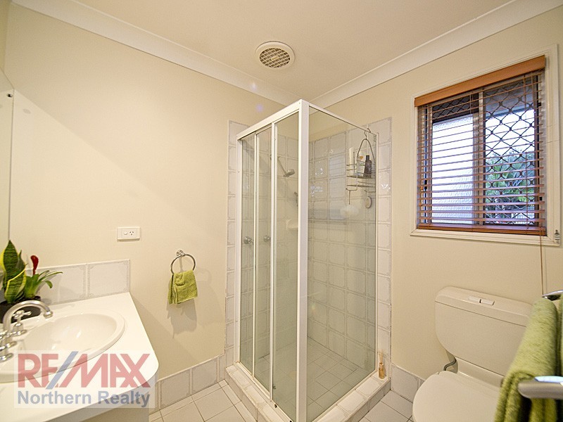 8 Brighton Court, Albany Creek QLD 4035