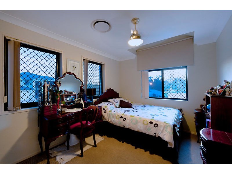 32 Cobblestone Street, Bridgeman Downs QLD 4035