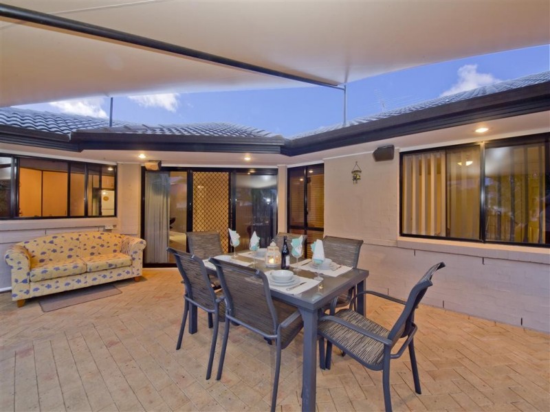 10 Glendore Court, Eatons Hill QLD 4037