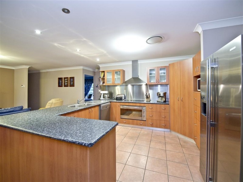 6 Boree Court, Albany Creek QLD 4035