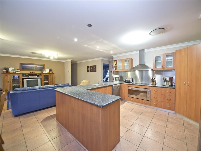 6 Boree Court, Albany Creek QLD 4035