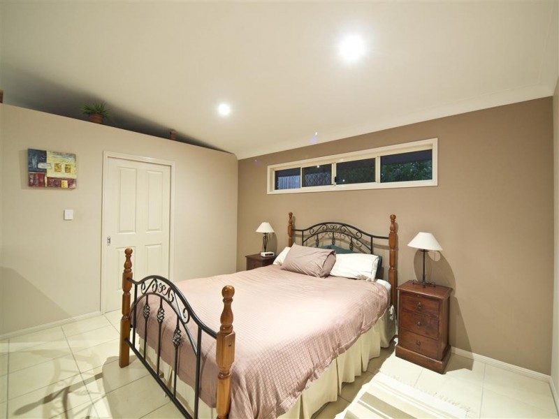 6 Boree Court, Albany Creek QLD 4035