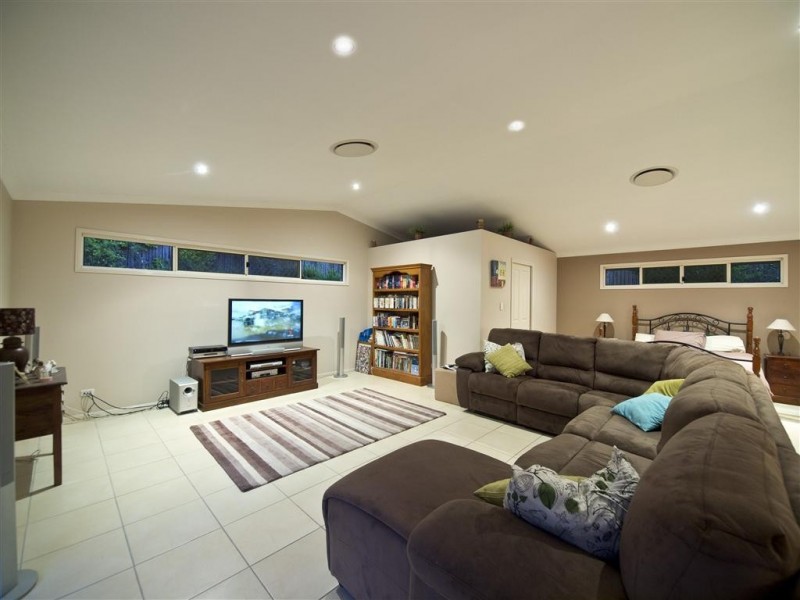 6 Boree Court, Albany Creek QLD 4035