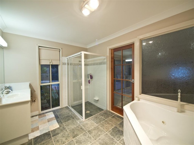 6 Boree Court, Albany Creek QLD 4035