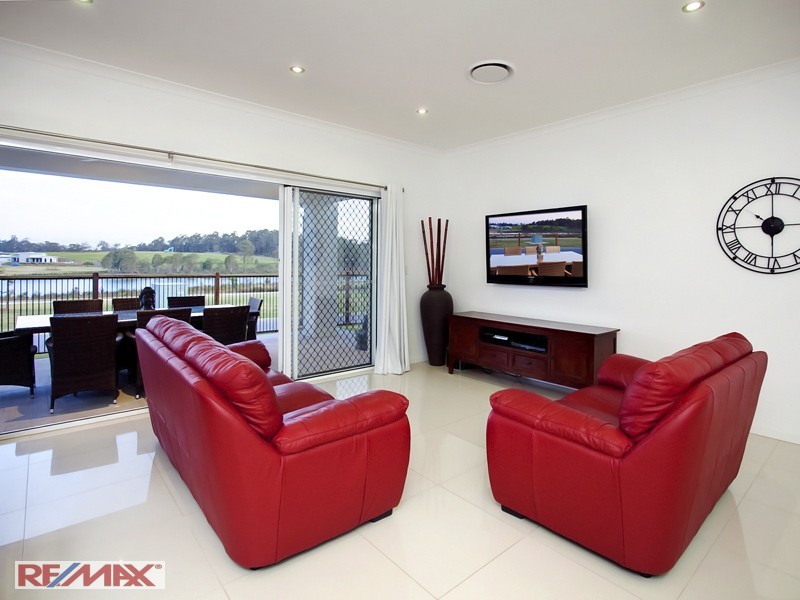 2 Avoca Place, Warner QLD 4500