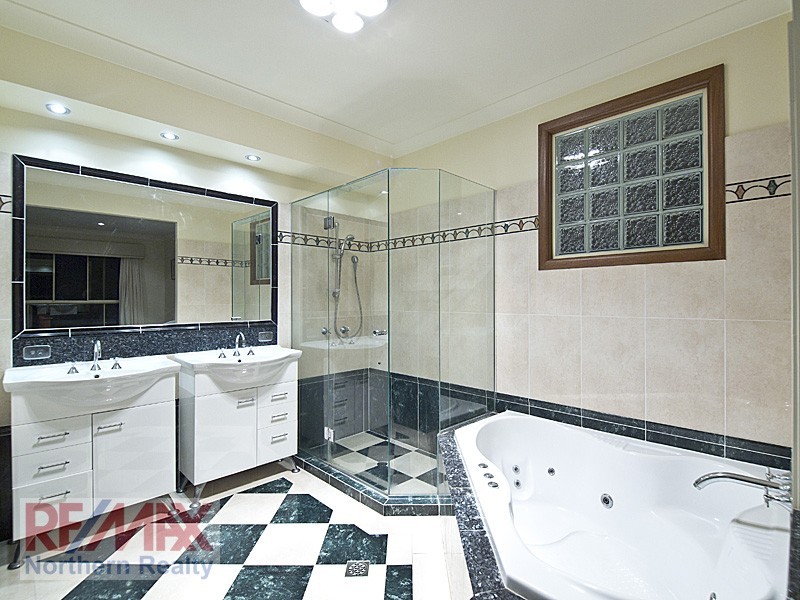 25 Cowrie Parade, Albany Creek QLD 4035