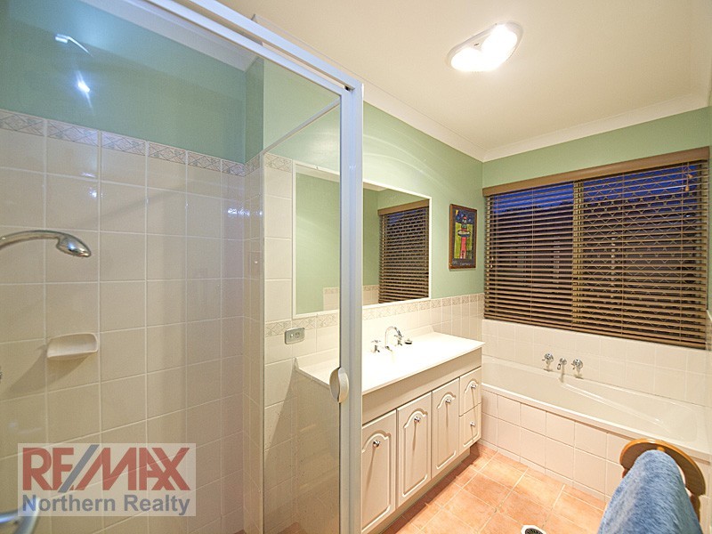 25 Cowrie Parade, Albany Creek QLD 4035