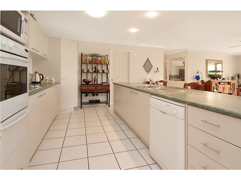 14 Polaris Place, Bridgeman Downs QLD 4035