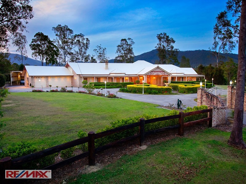 18 Victor Russell Drive, Samford Valley QLD 4520