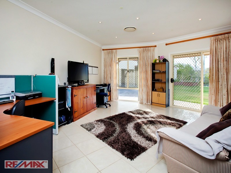 18 Victor Russell Drive, Samford Valley QLD 4520