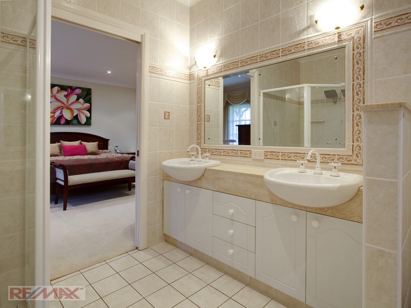 18 Victor Russell Drive, Samford Valley QLD 4520