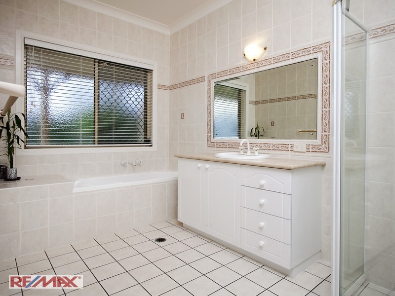 18 Victor Russell Drive, Samford Valley QLD 4520