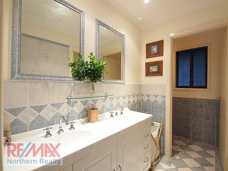 7 Janus Court, Eatons Hill QLD 4037