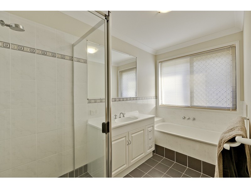 28 Lacewood cct, Warner QLD 4500