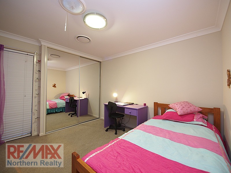 7 Colin Place, Cashmere QLD 4500