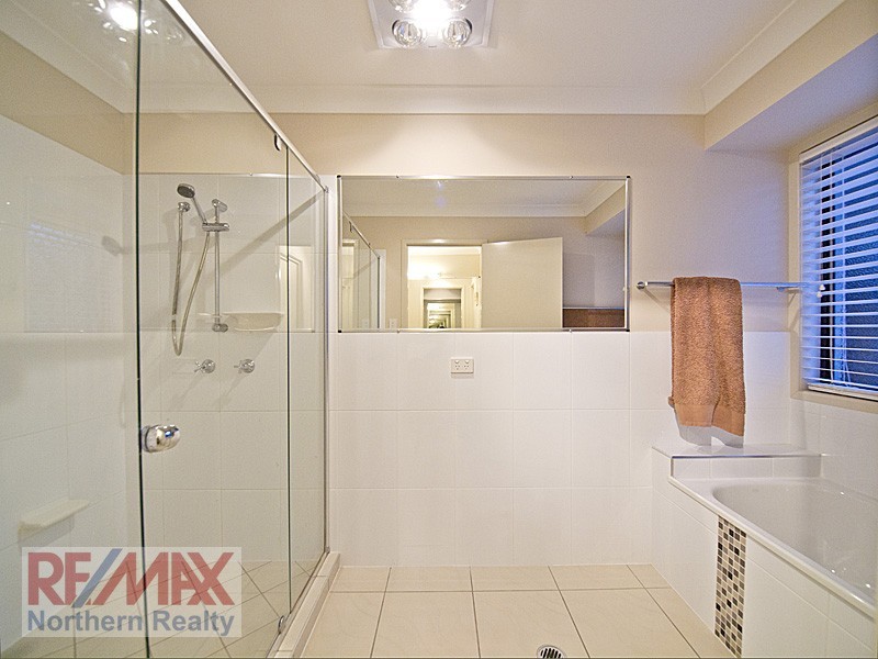 7 Colin Place, Cashmere QLD 4500