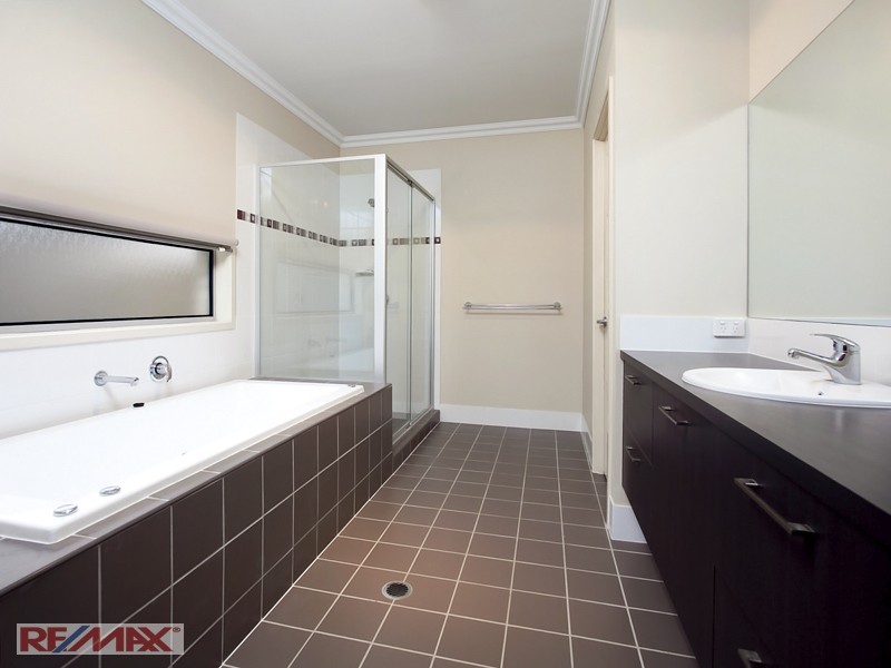 56  Swan Parade, Warner QLD 4500
