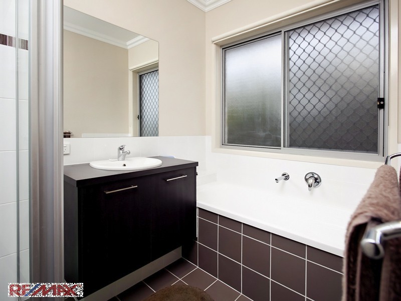 56  Swan Parade, Warner QLD 4500