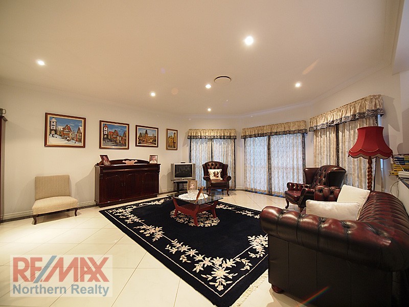 11 Laceflower Crescent, Eatons Hill QLD 4037