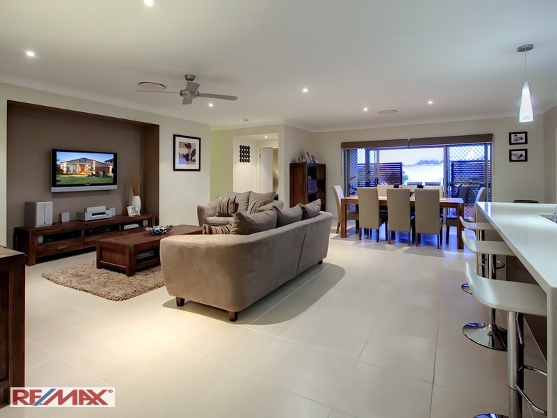 27 Barambah Circuit, Warner QLD 4500