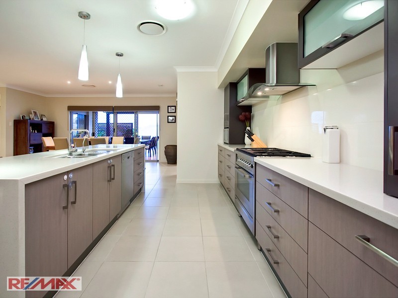 27 Barambah Circuit, Warner QLD 4500