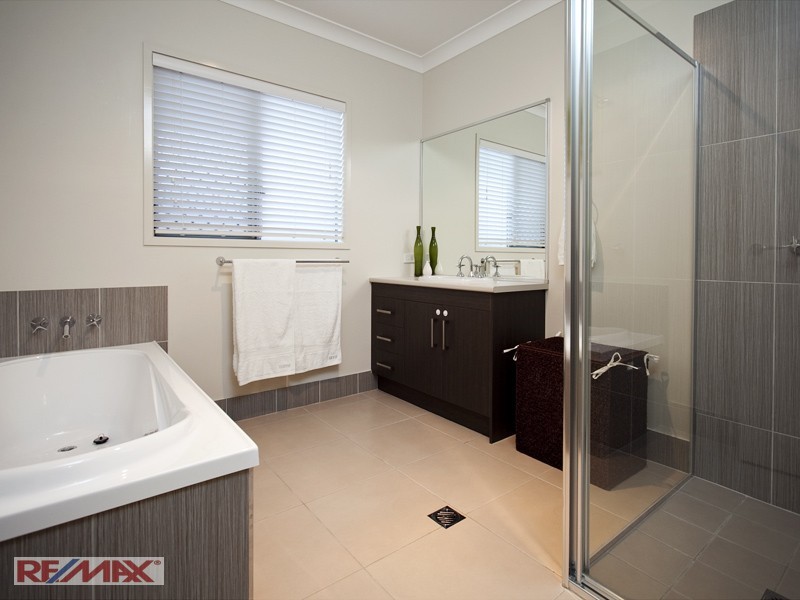 27 Barambah Circuit, Warner QLD 4500