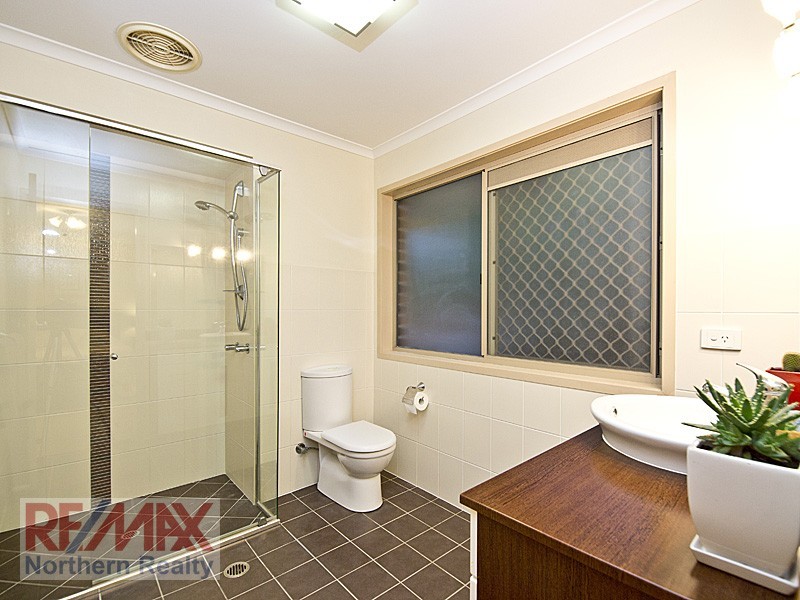 8 Simpson Court, Albany Creek QLD 4035